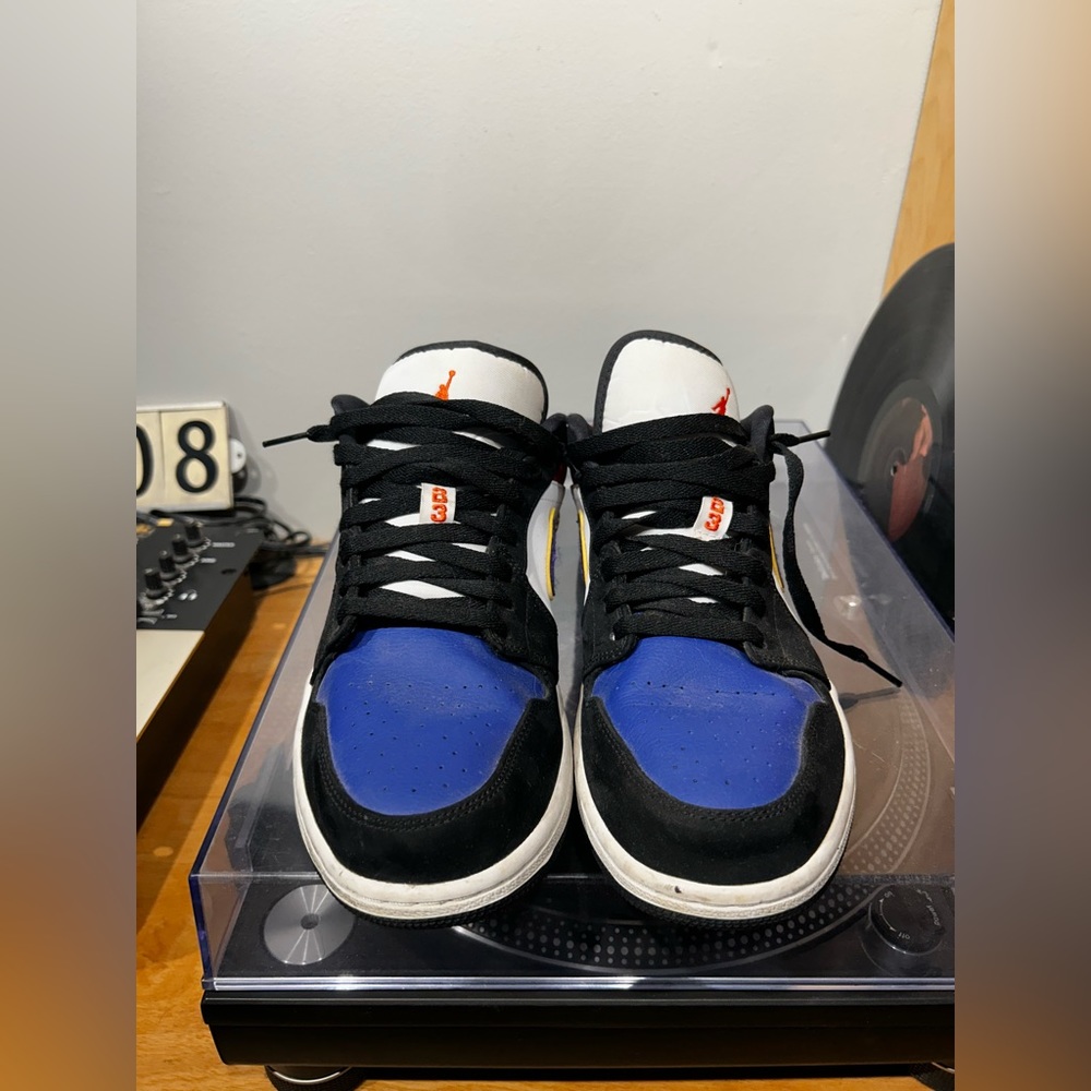 Jordan 1 Low “Rivals” - Picture 4 of 6